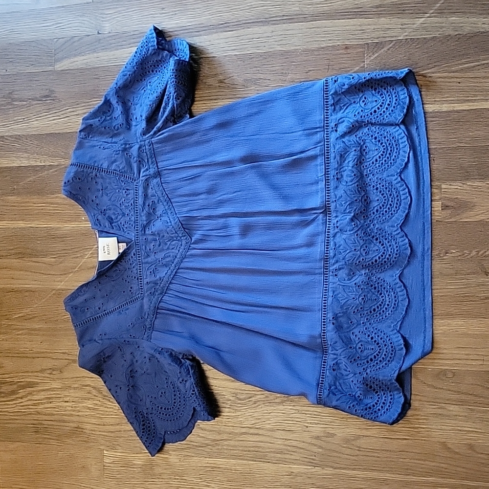 Knox Rose flowy blue blouse
